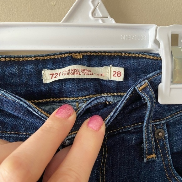 LEVIS 721 High Rise Skiny Womens Jeans Size 28 Dark Indigo Dark Wash - Picture 11 of 13